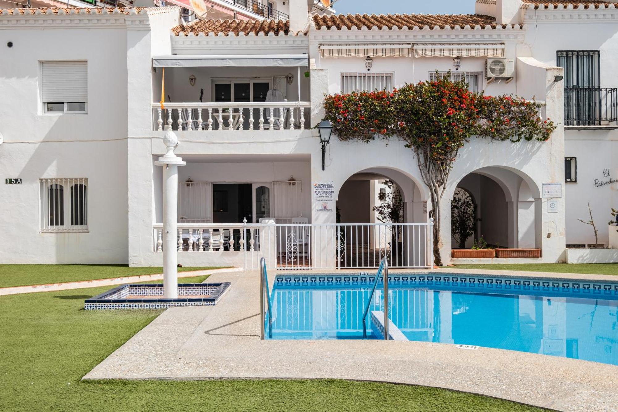 Bright Spacious 1 Bed Apartment Nerja Exterior photo