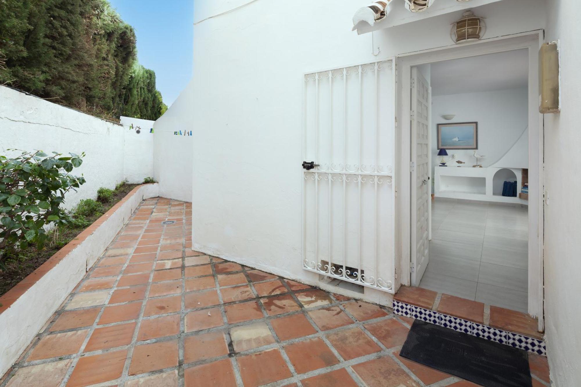 Bright Spacious 1 Bed Apartment Nerja Exterior photo