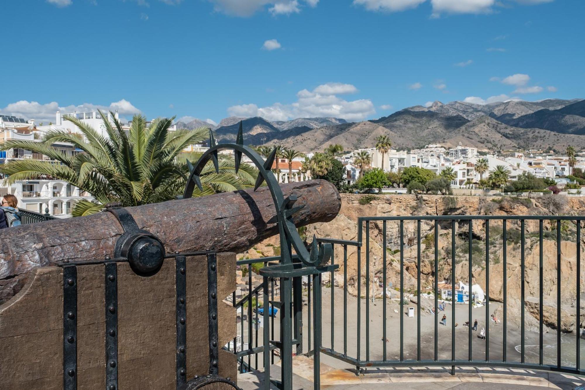 Bright Spacious 1 Bed Apartment Nerja Exterior photo